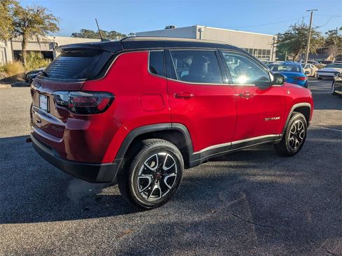 Used 2025 Jeep Compass Trailhawk w/ Trailhawk Elite Group image 4