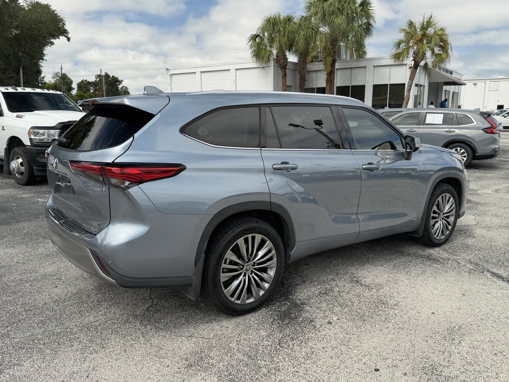 Used 2022 Toyota Highlander Platinum AWD/4WD image 5