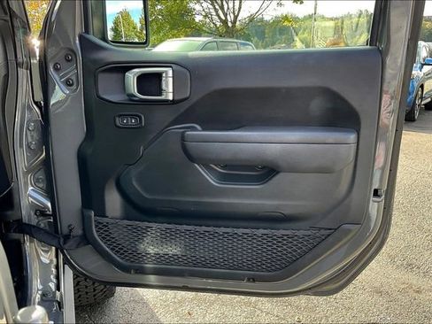 Used 2022 Jeep Wrangler Unlimited Sport image 23