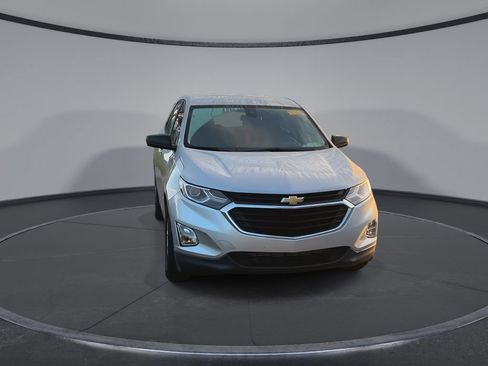 Used 2020 Chevrolet Equinox LS FWD image 3