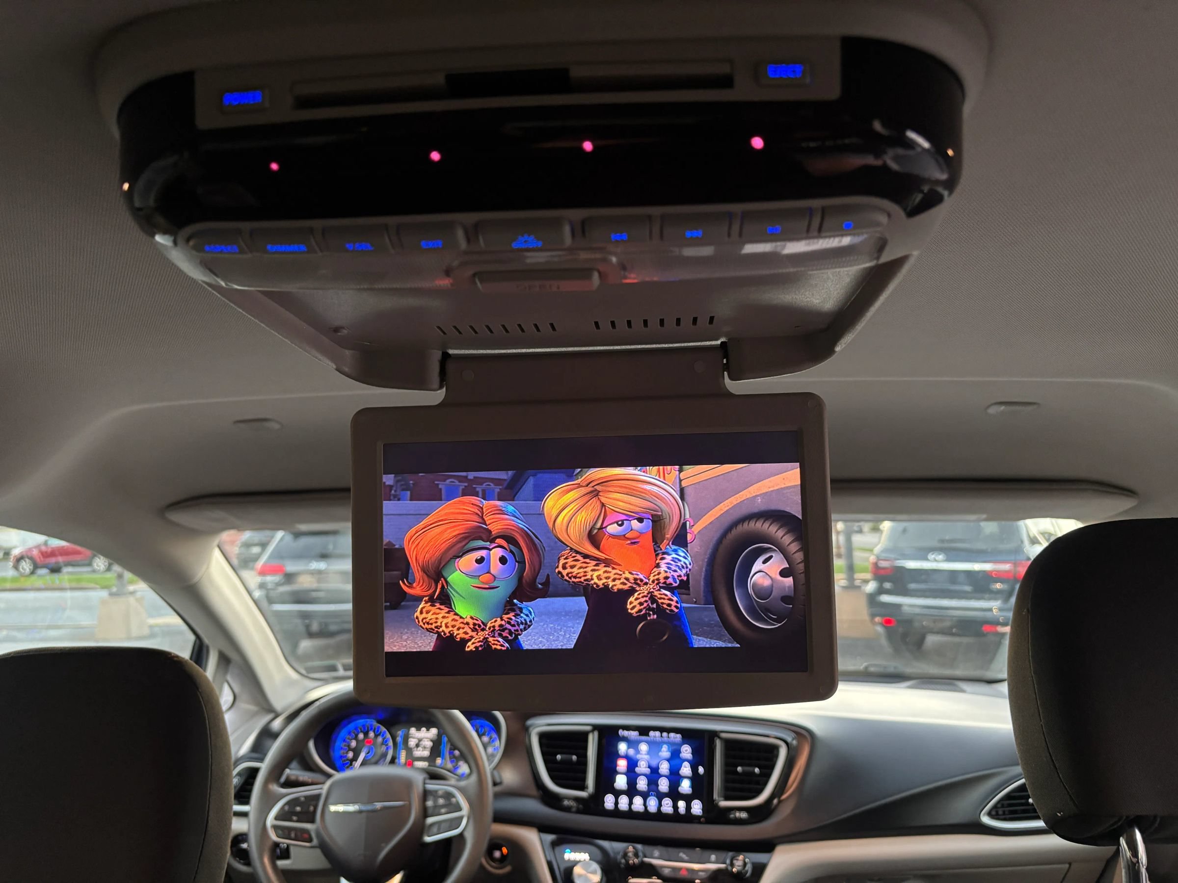 Used 2017 Chrysler Pacifica Touring FWD image 11