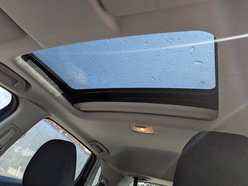 Used 2015 Honda Fit EX image 16