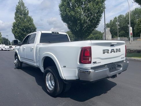 Used 2025 RAM 3500 Limited AWD/4WD image 14