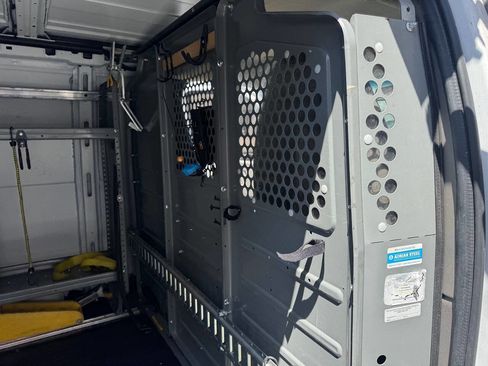 Used 2015 Chevrolet Express 2500 RWD image 29