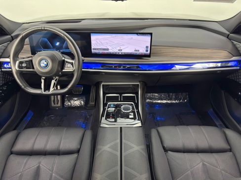 Used 2023 BMW i7 xDrive60 image 13