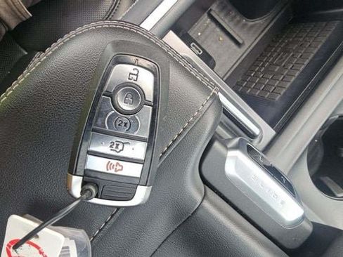 Used 2025 Ford Expedition Platinum AWD/4WD image 20