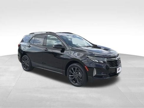 Certified 2023 Chevrolet Equinox RS w/ RS Leather Package AWD/4WD image 7