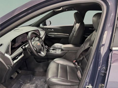 Used 2025 Cadillac XT4 Premium Luxury image 26
