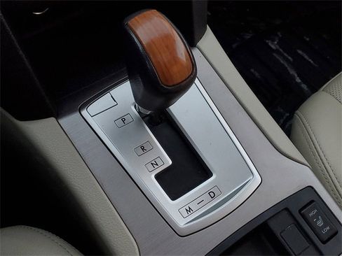 Used 2014 Subaru Outback 2.5i Limited image 23