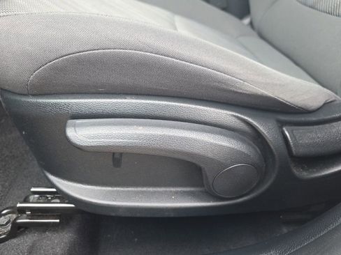 Used 2023 Kia Seltos LX image 13