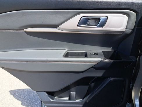 Certified 2025 Ford Explorer Active image 14