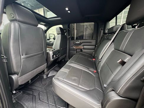 Used 2023 Chevrolet Silverado 3500 High Country image 19