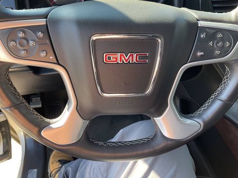 Used 2015 GMC Yukon XL SLT w/ Open Road Package AWD/4WD image 24