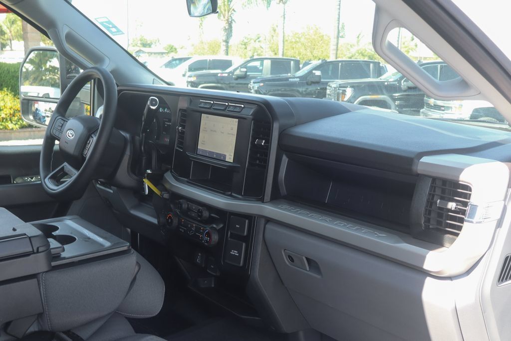 Used 2024 Ford F250 XL w/ STX Appearance Package AWD/4WD image 46