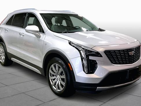 Used 2020 Cadillac XT4 Premium Luxury w/ Cold Weather Package image 3