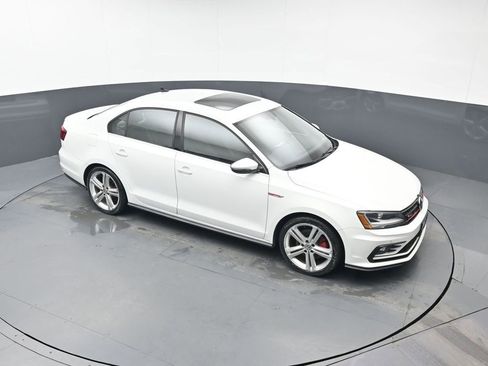 Used 2017 Volkswagen Jetta GLI image 39