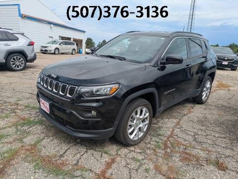 Used 2023 Jeep Compass Latitude image 1