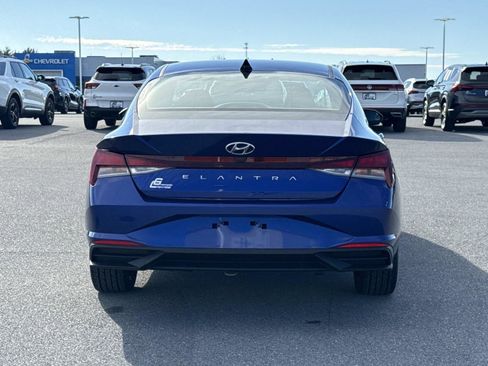 Used 2023 Hyundai Elantra SEL w/ Convenience Package image 25