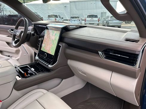 Certified 2025 GMC Yukon XL Denali w/ Sun & Power Step Package image 34