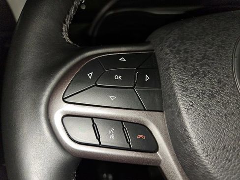 Used 2021 Jeep Cherokee Latitude Lux image 25