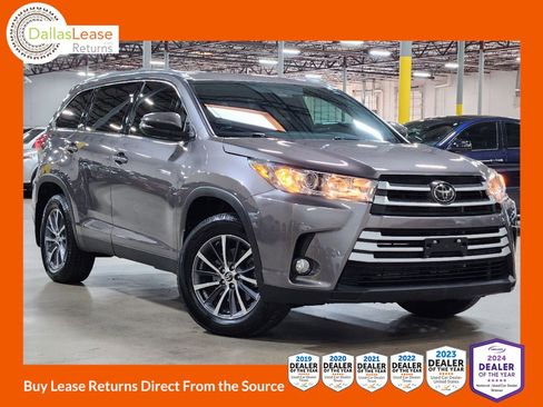 Used 2019 Toyota Highlander XLE image 1