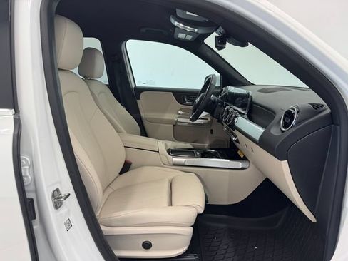 Used 2026 Mercedes-Benz GLB 250 image 17