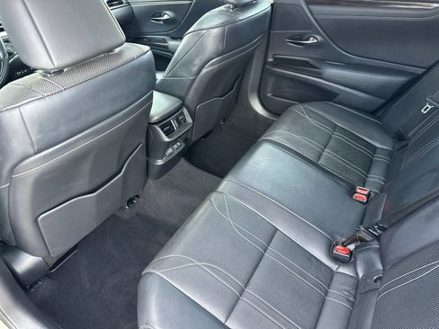 Used 2019 Lexus ES 300h w/ Accessory Package 2 image 12