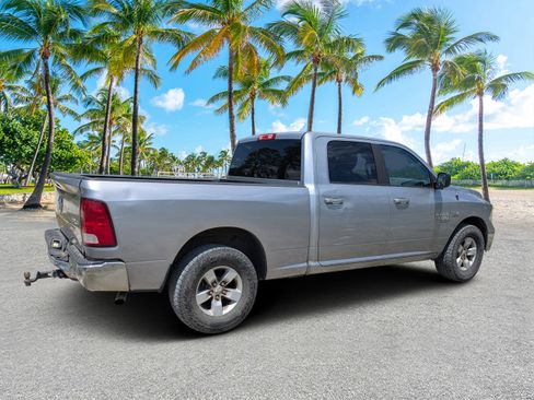 Used 2021 RAM 1500 Classic SLT AWD/4WD image 4