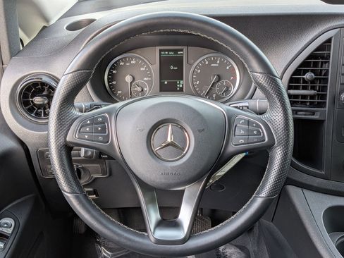 Used 2023 Mercedes-Benz Metris Passenger image 18
