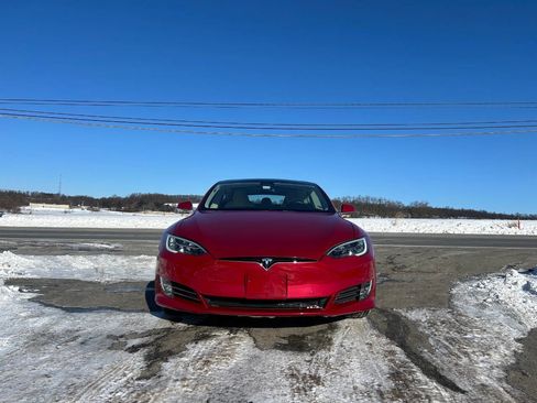 Used 2018 Tesla Model S 75D image 4