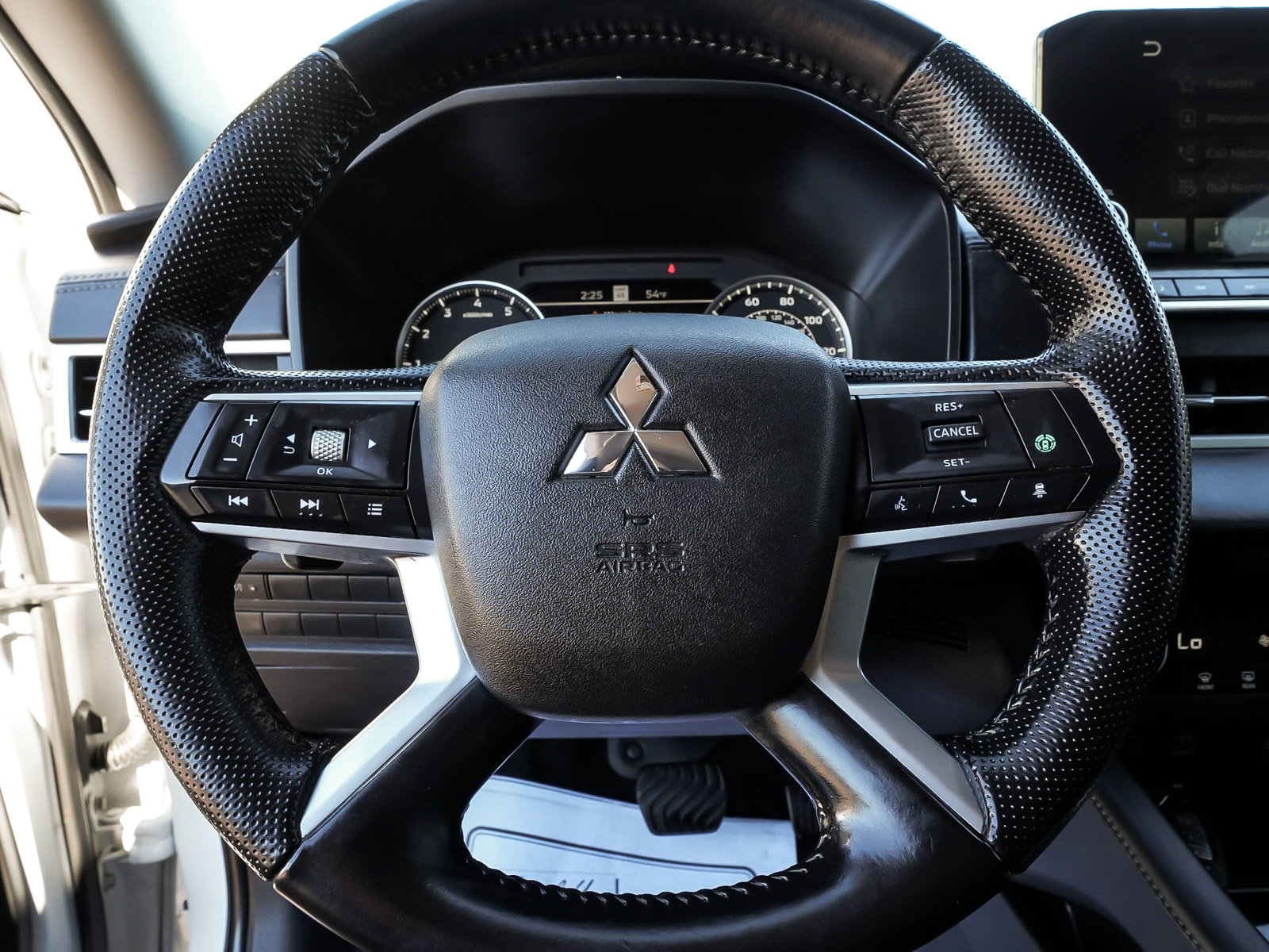 Used 2024 Mitsubishi Outlander SE AWD/4WD image 15