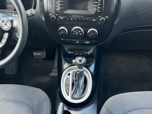 Used 2014 Kia Soul FWD image 12