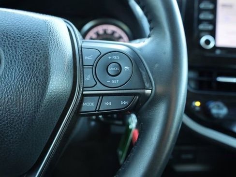 Used 2024 Toyota Camry SE image 25