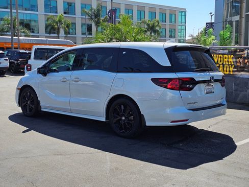 Used 2023 Honda Odyssey Sport image 5