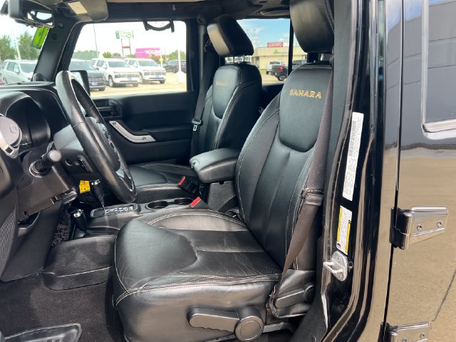 Used 2013 Jeep Wrangler Unlimited Sahara w/ Connectivity Group AWD/4WD image 11