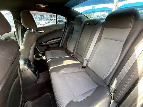 Used 2017 Dodge Charger SE w/ Blacktop Package image 19