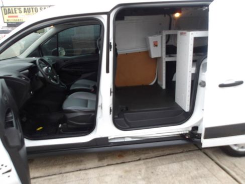 Used 2017 Ford Transit Connect XL image 16
