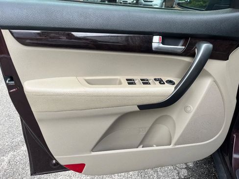 Used 2014 Kia Sorento LX FWD image 14