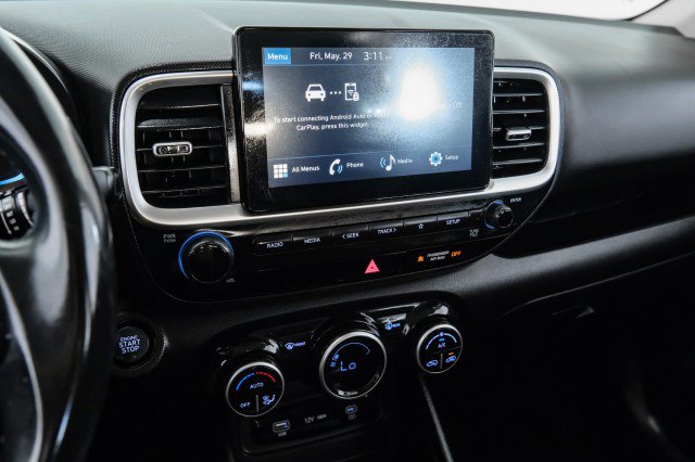 Used 2024 Hyundai Venue SEL FWD image 25