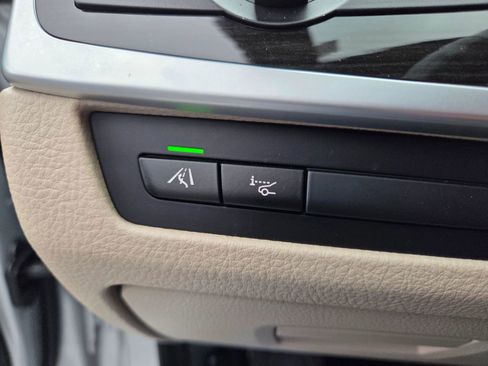 Used 2013 BMW 550i Sedan image 25