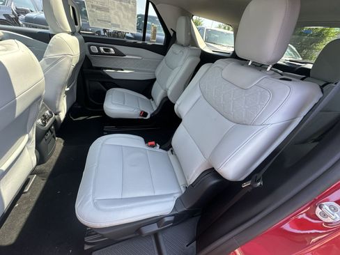 New 2026 Ford Explorer Platinum w/ LUX Leather Package AWD/4WD image 33