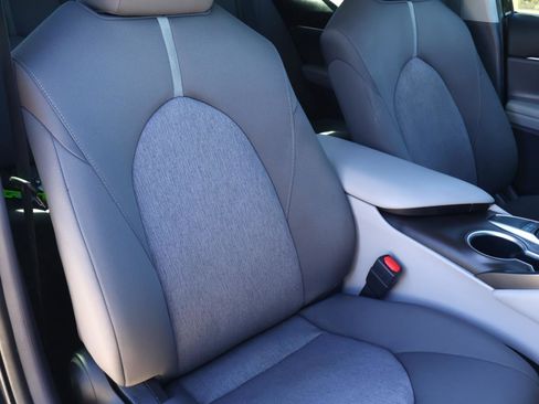 Used 2022 Toyota Camry LE image 16