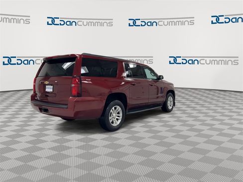 Used 2019 Chevrolet Suburban LT image 8