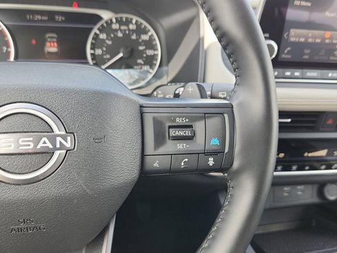 Used 2025 Nissan Rogue SV AWD/4WD image 22