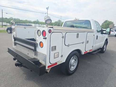 Used 2014 Ford F250 XL w/ Power Equipment Group RWD image 6
