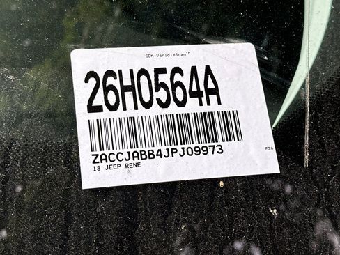 Used 2018 Jeep Renegade Latitude FWD image 7