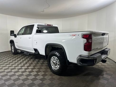 Used 2024 Chevrolet Silverado 2500 LT w/ Convenience Package image 5