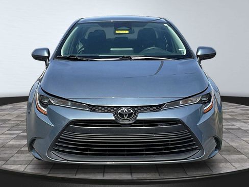 Used 2023 Toyota Corolla LE FWD image 2