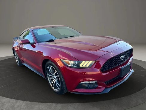 Used 2017 Ford Mustang Coupe RWD image 3