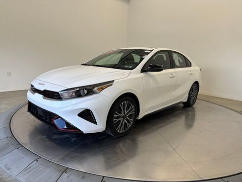 Used 2023 Kia Forte GT-Line w/ GT-Line Premium Package FWD image 3